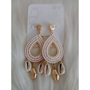 Women's Shell Cream & Gold Dangle Earrings Fashion Jewelry Unique Elegant New